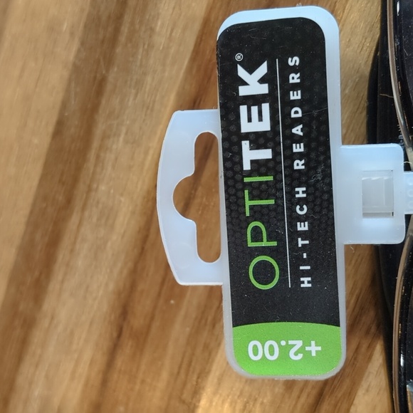 NWT Optitek Hi-Tech readers +2.00 - Picture 2 of 13